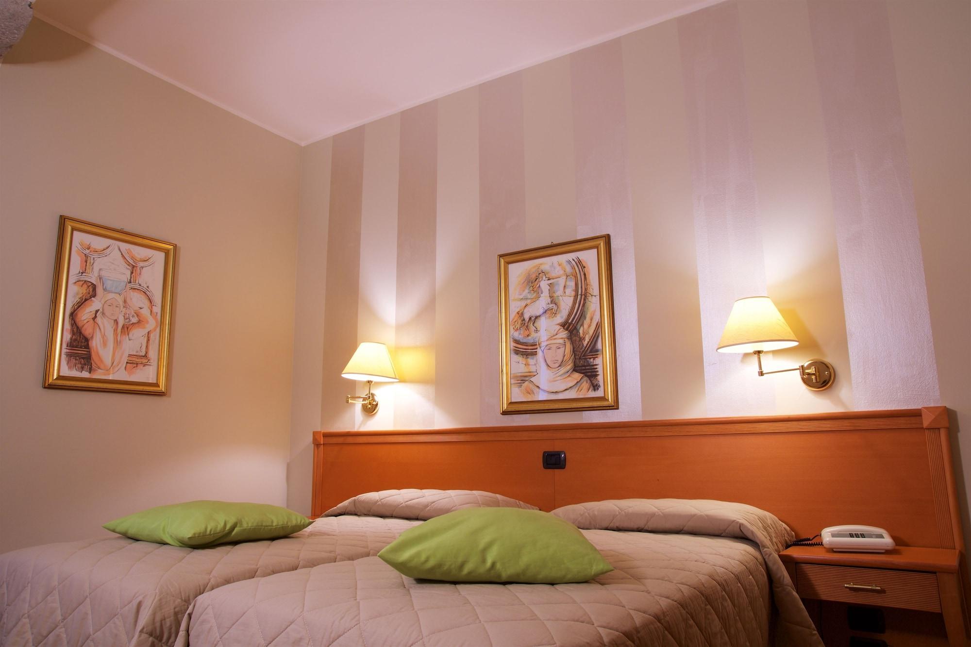 La Luna Hotel 3*