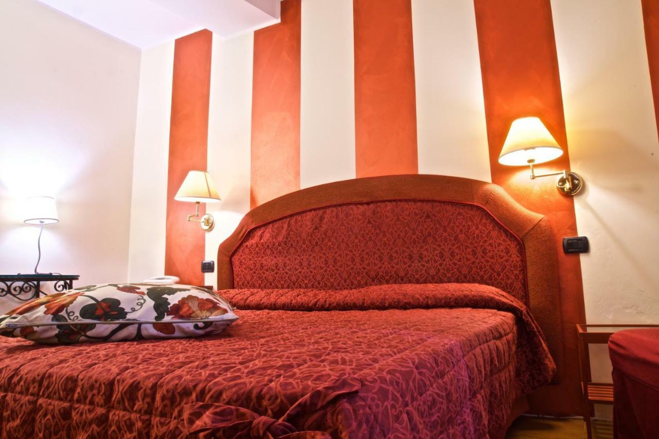 Hotel La Luna 3*